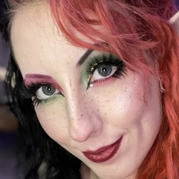 Alieninara Nackt