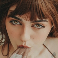 Aliese Nackt