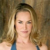 Amanda Wyss Nackt