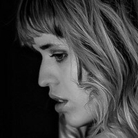 Angel White Model Nackt