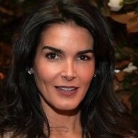 Angie Harmon Nackt