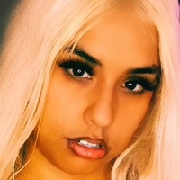 Anya Blush Nackt