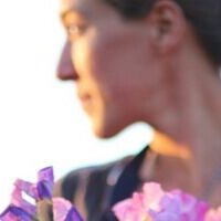 April Flowers Nackt