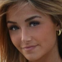 Ava Majury Nackt