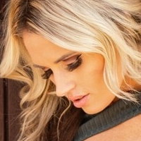 Bikinihuntress Nackt