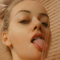 Blonde Temptress Nackt