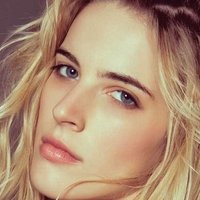 Chloë Holmes Nackt