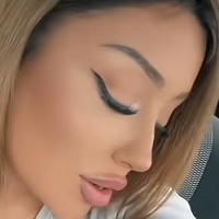 Demet Nackt