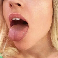 Ella Petite Nackt