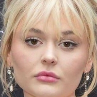 Emily Alyn Nackt