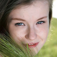 Emily Field Nackt