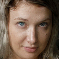 Emily Right Nackt