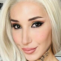 Emma Lusicich Nackt
