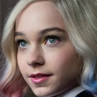 Emma Myers Nackt
