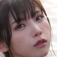 Enako Nackt