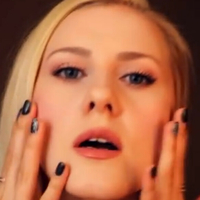 Gentle Whispering ASMR Nackt