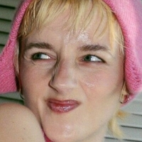 Greta Isaac Nackt