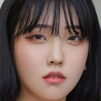 Hana Song Nackt