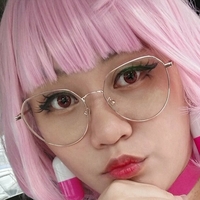 Hana Nackt