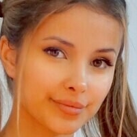 Holly Cerise Nackt
