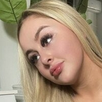 Izzy Davies Nackt