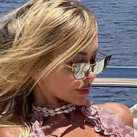 Julia Dybowska Nackt