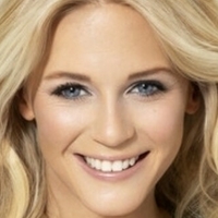 Julia Lindholm Nackt