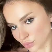 Julia Reinert Nackt