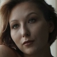 Julie Hielbert Nackt