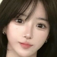 j.yce Nackt