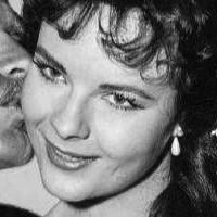Kaye Elhardt Nackt