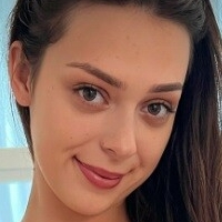Kinky Chanel Nackt