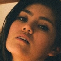 Kyra Elton Nackt