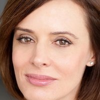 Lara Harris Nackt