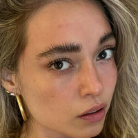 Larissa Schot Nackt