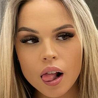 Larissa Sola Nackt
