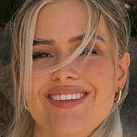 Laura Michelle Nackt