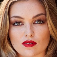 Lili Simmons Nackt