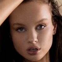 Liora Lapointe Nackt