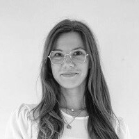 Luise R. Nackt