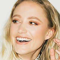 Maika Monroe Nackt