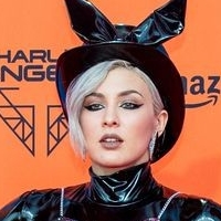 Maruv Nackt