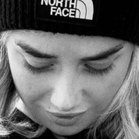 Mia Brodrick Nackt