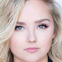 Mia Rose Frampton Nackt