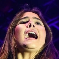 Mimi Webb Nackt