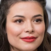 Miranda Cosgrove Nackt