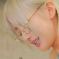 Momonaga Sarina Nackt