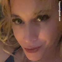 Ms. Cougar Mam Nackt