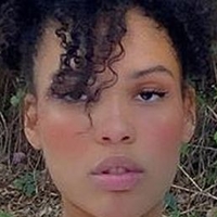 Nara Aziza Nackt