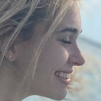 Nikki Roumel Nackt